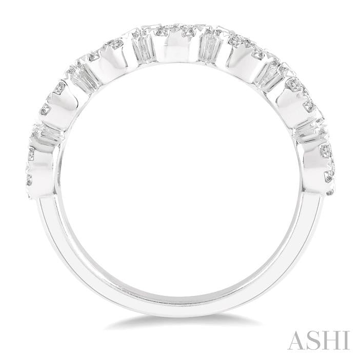 1 Ctw Jointed Circular Mount Lovebright Diamond Cluster Band in 14K White Gold