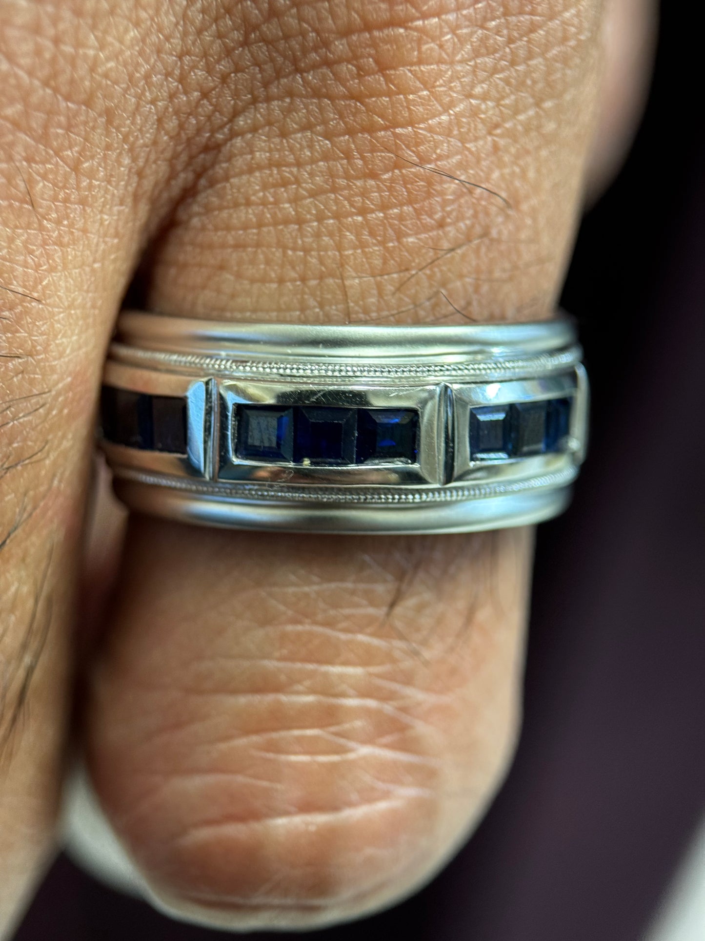 10k white gold Sapphire band