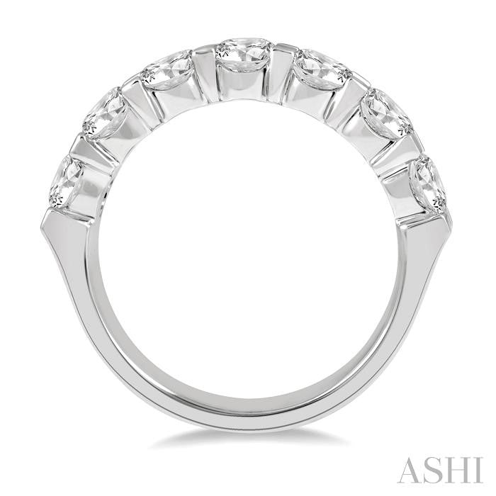 1 1/2 Ctw 7 Stone Round Cut Diamond Wedding Band in 14K White Gold