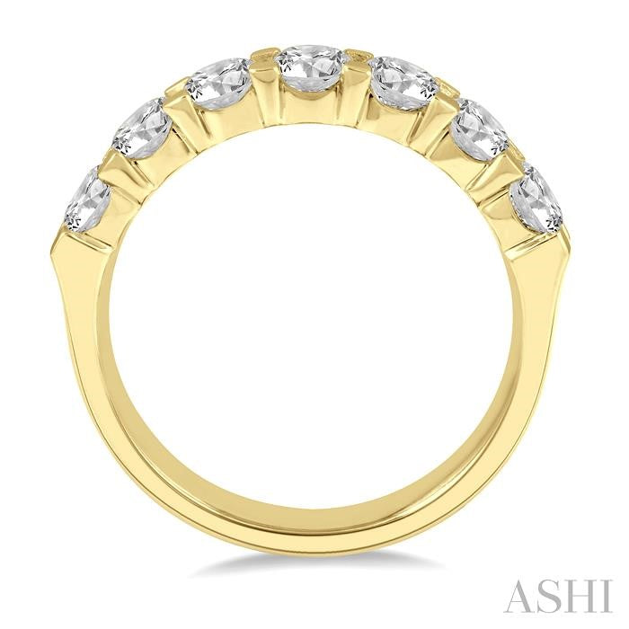 2 Ctw 7 Stone Round Cut Diamond Wedding Band in 14K Yellow Gold