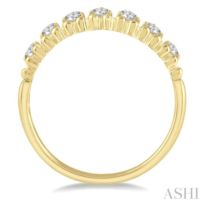 1/3 Ctw Lined Circular Mount Round Cut Diamond Fashion Stackable Band in 14K Yellow Gold