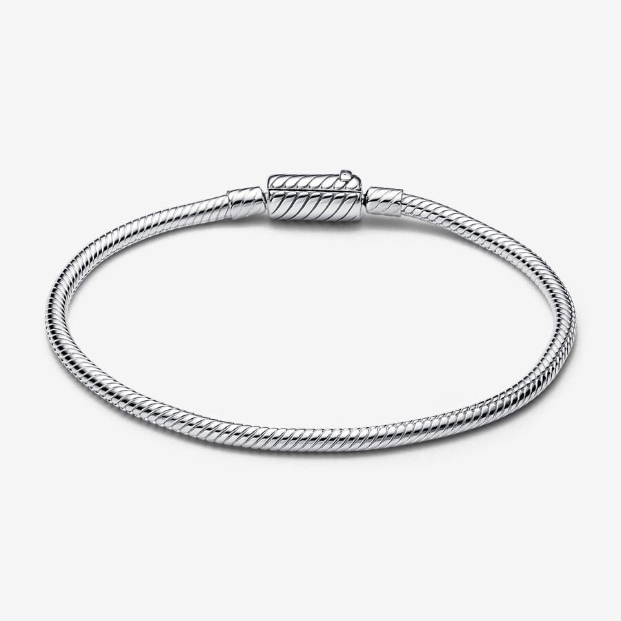 Easy-Close Magnetic Clasp Snake Chain Bracelet