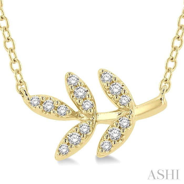 1/10 Ctw Leaf Motif Round Cut Diamond Petite Fashion Pendant With Chain in 10K Yellow Gold