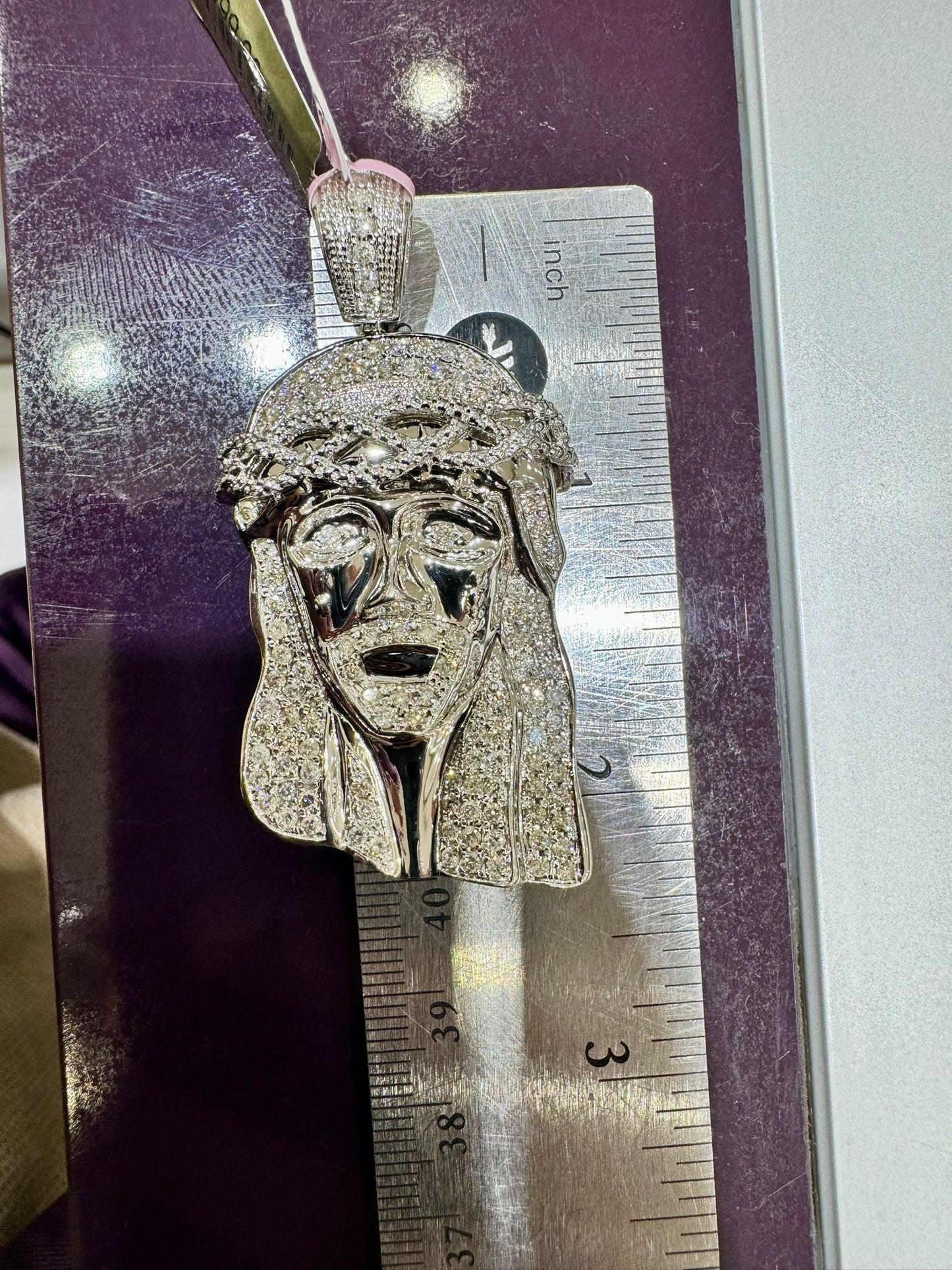 10k white Gold and diamond Jesus pendant 2.95 with chain