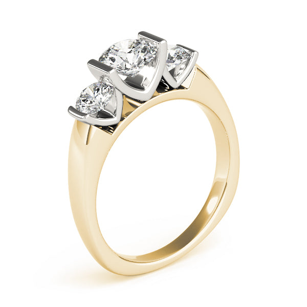3-Stone Round Engagement Ring
