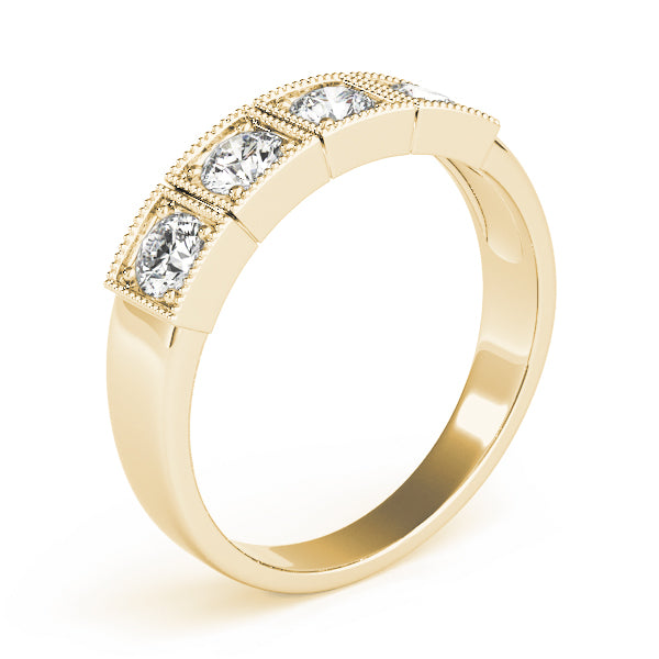 ENGAGEMENT RINGS 3 STONE ROUND