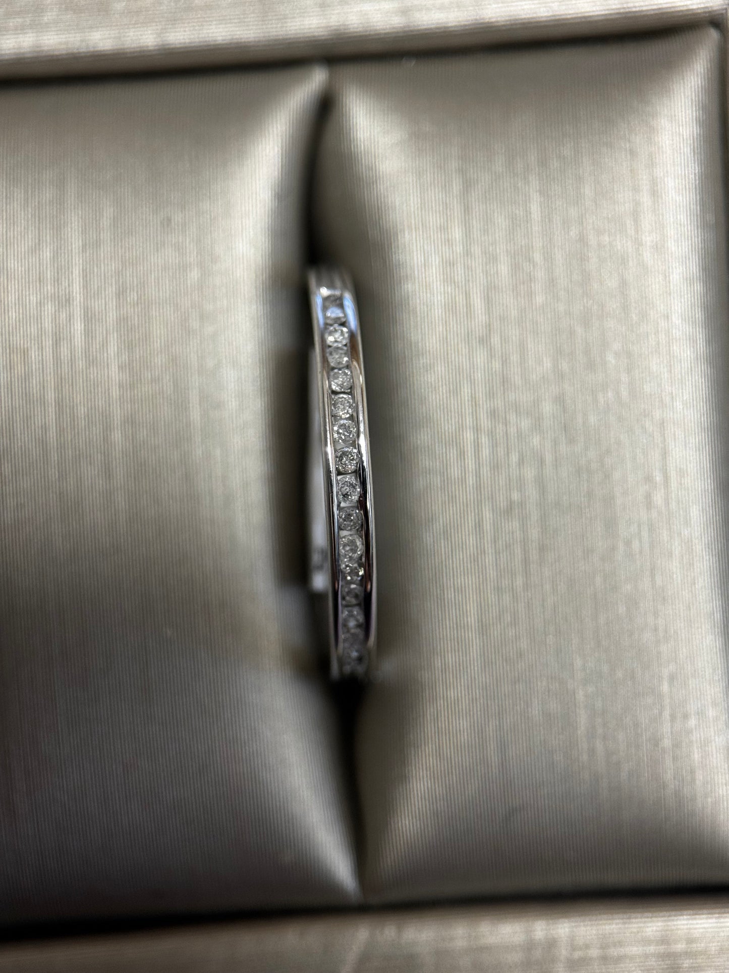10k 1/10CT White gold diamond Band