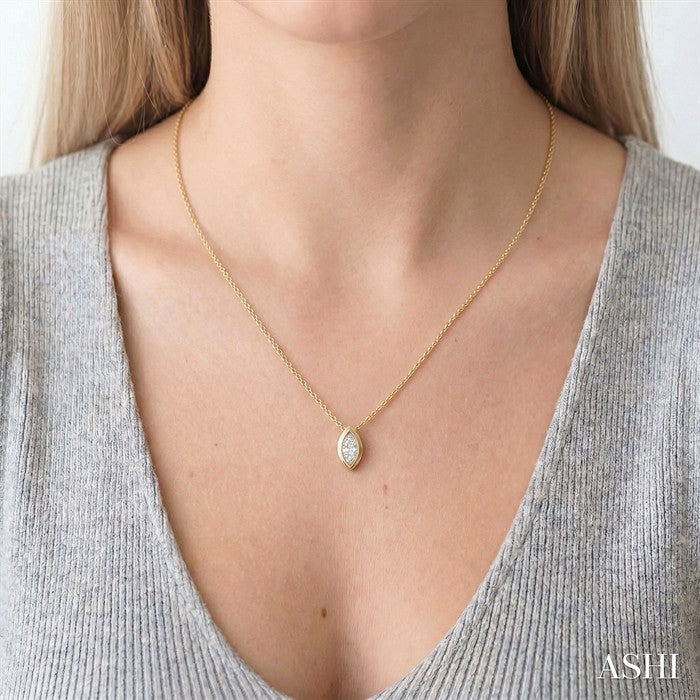 1/3 Ctw Bezel Set Marquise Cut Diamond Bubble Fashion Pendant With Chain in 14K Yellow Gold