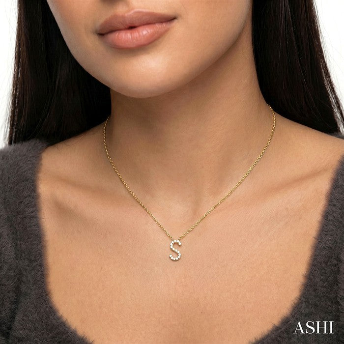 1/20 Ctw Initial 'S' Round Cut Diamond Pendant With Chain in 10K Yellow Gold