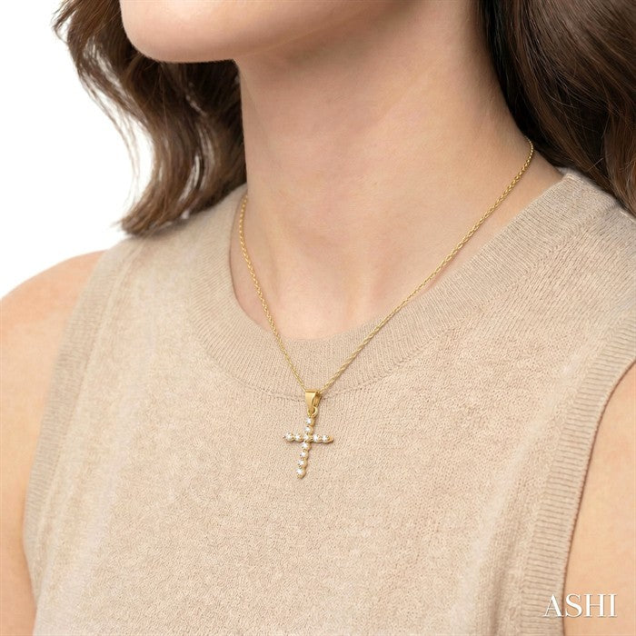 1/10 Ctw Round Cut Diamond Cross Petite Pendant in 10K Yellow Gold with Chain