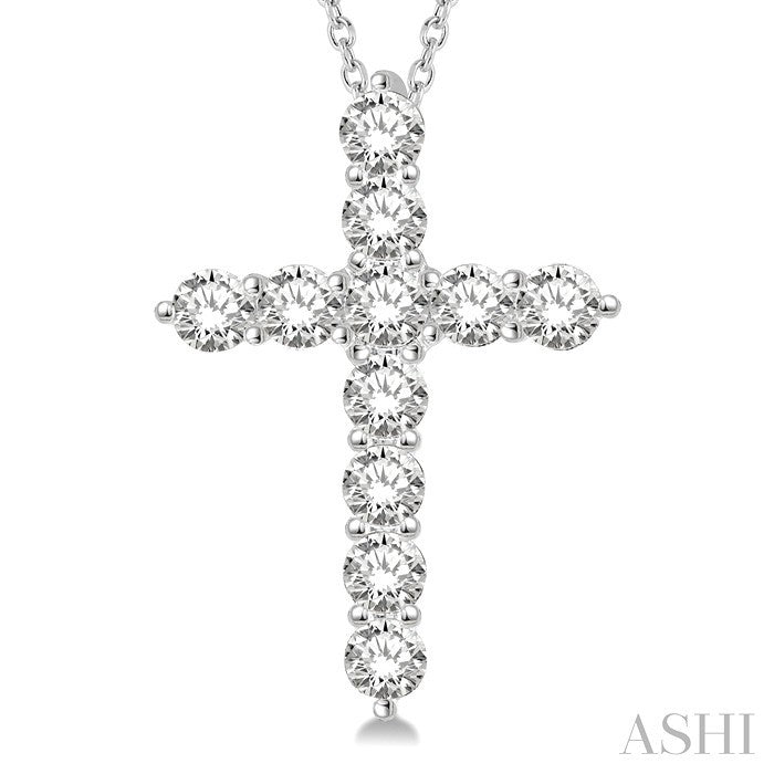 2 Ctw Round Cut Diamond Cross Pendant in 14K White Gold with Chain