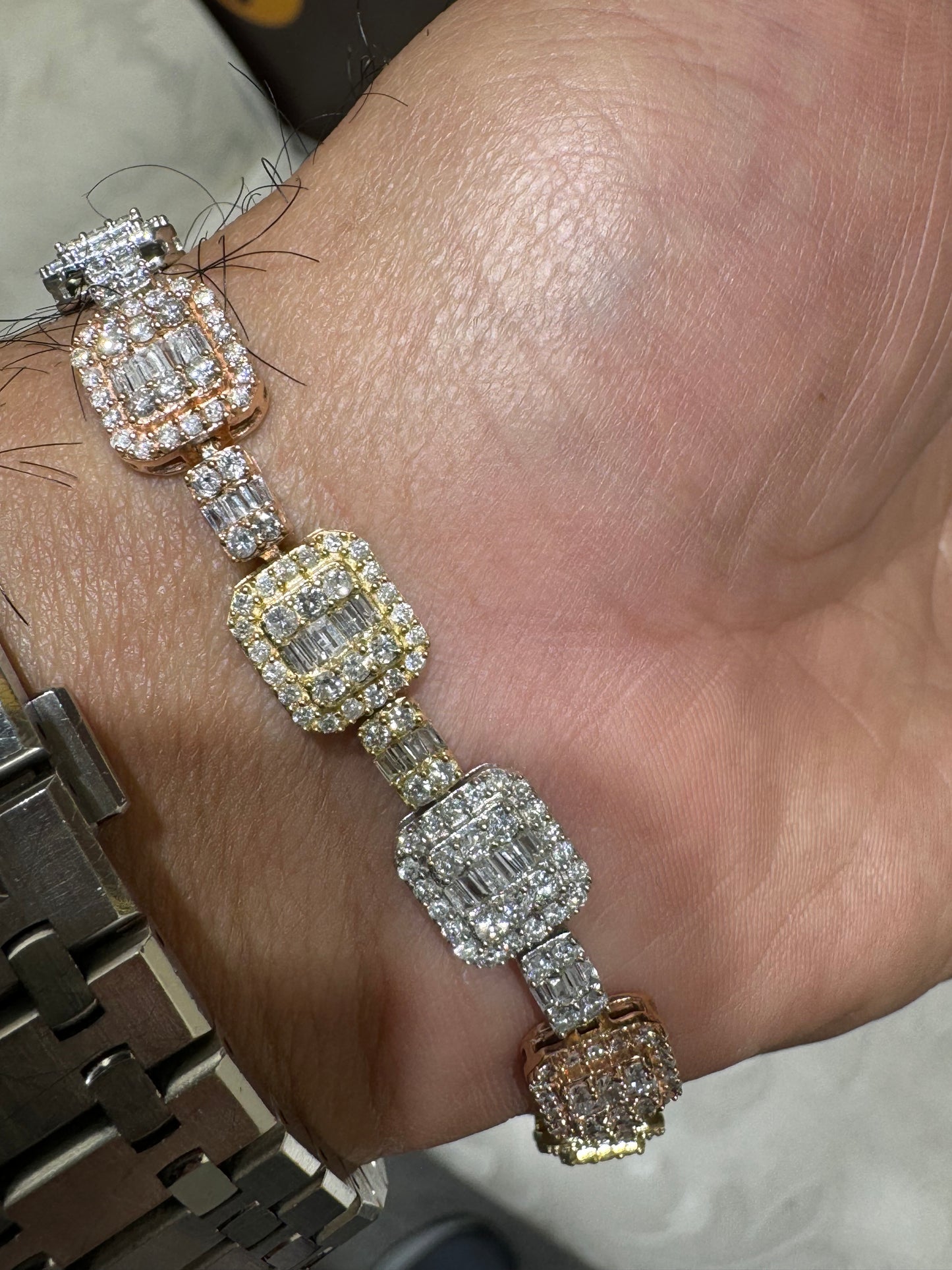 14k TRi-Tone gold 7ctw baguette/round Diamond Bracelet