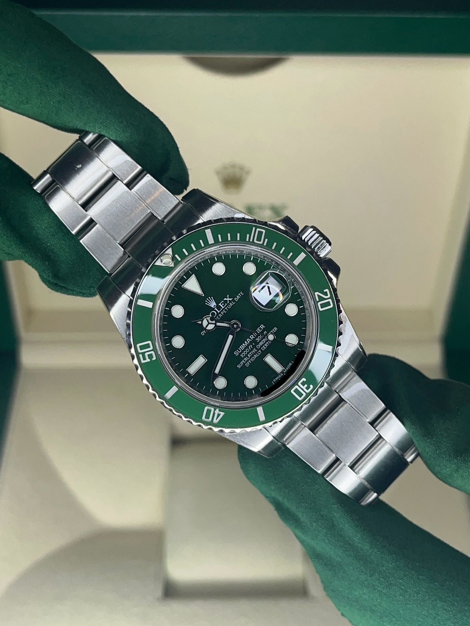 Rolex 116610LV Stainless Steel Submariner Hulk 40mm Green Dial