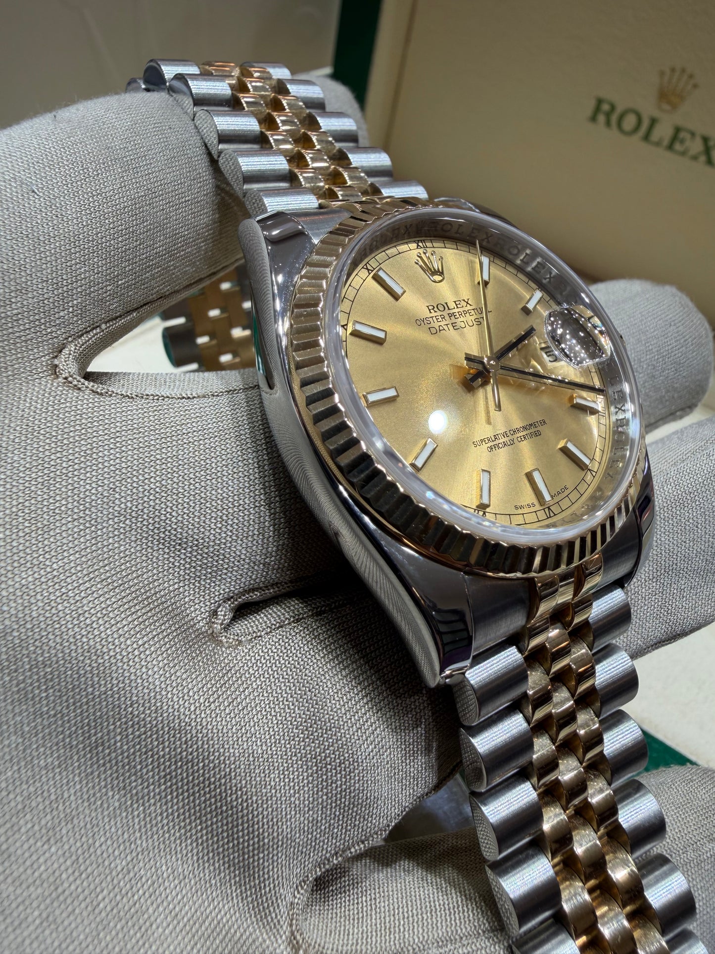 Rolex Datejust 18k/ss Jubilee Gold Roman Numerals Watch 116233