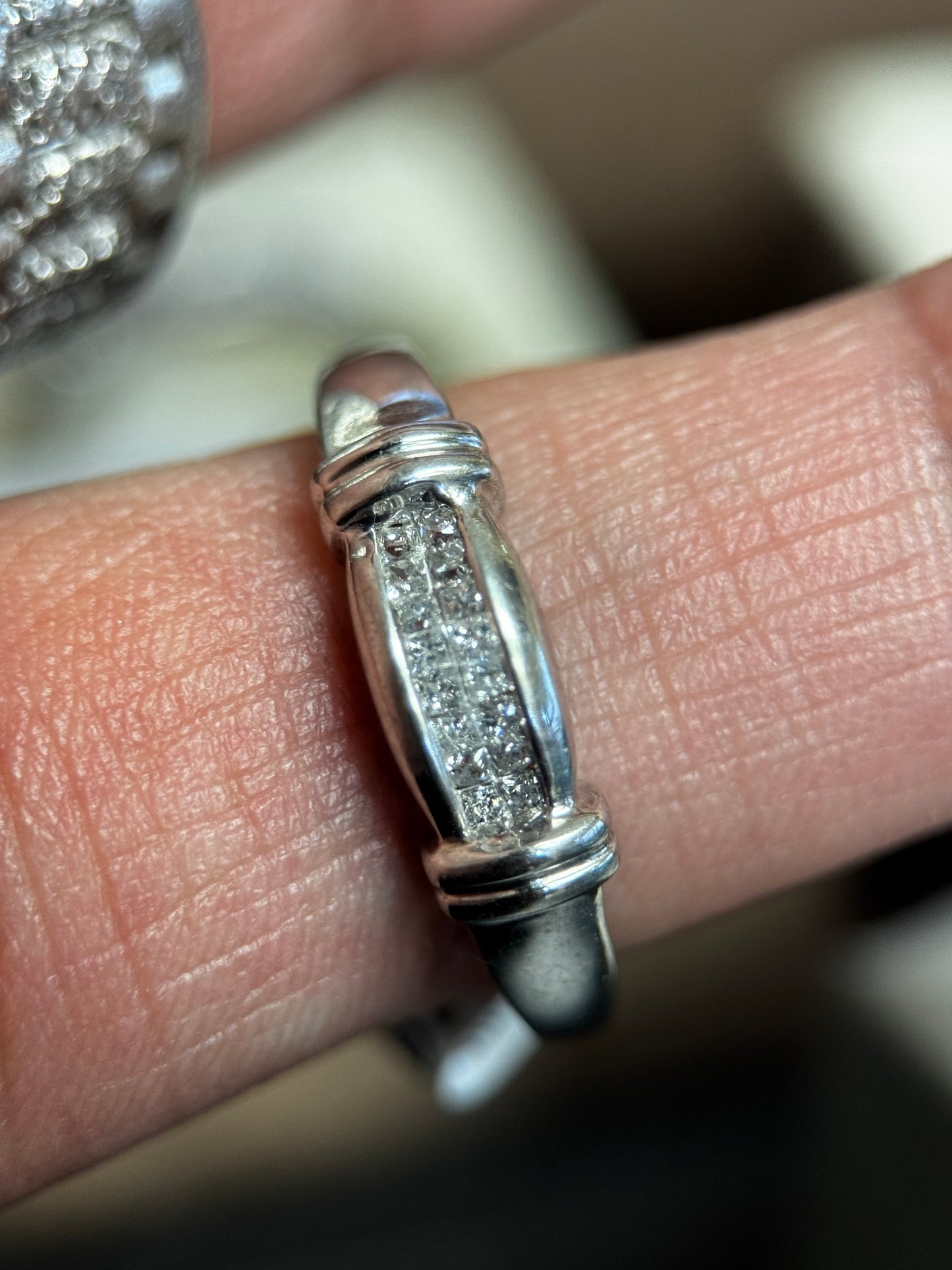 LADIES 16 princess cut DIAMOND BAND IN 10kw 1/4ctw