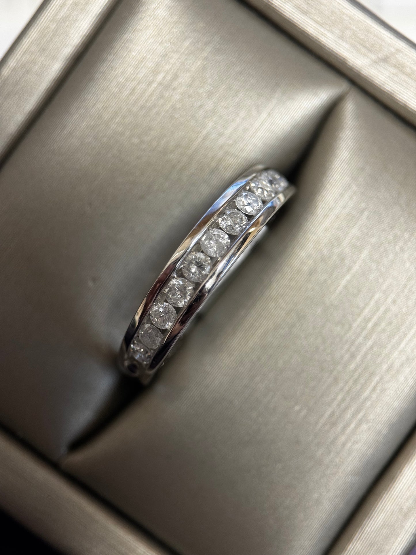 Fabulous 14K White Gold 1/2 Tw Diamond Wedding Band/Ring