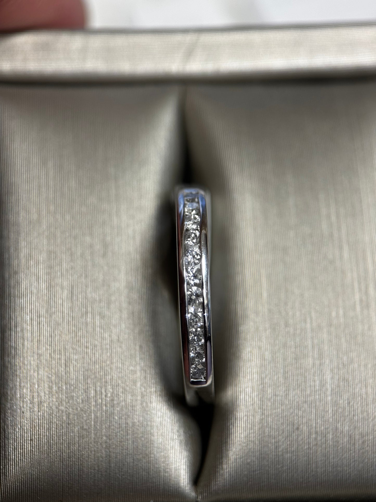 10k 1/5ctw White gold diamond Band
