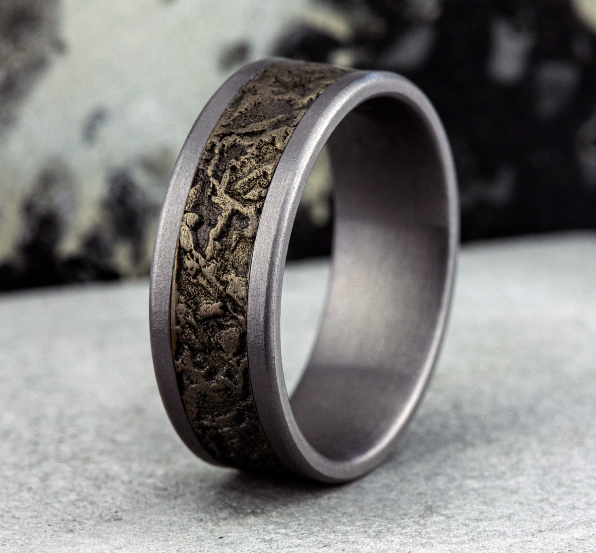 THE EASEL 8mm Tantalum Grey/Bronze Benchmark men's wedding band