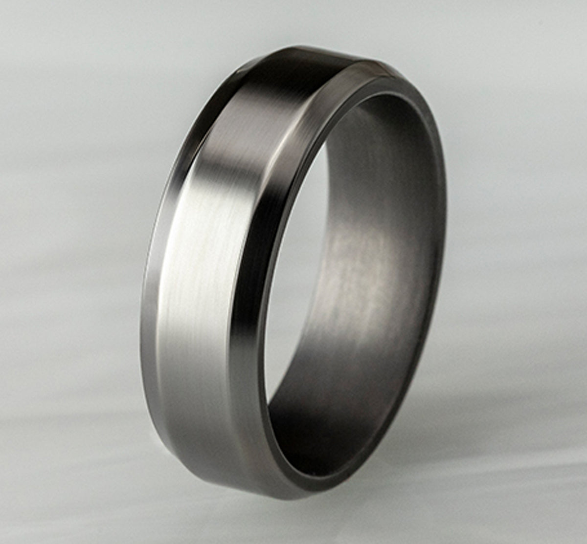 THE HIGHLAND 7mm Tantalum Grey Benchmark men's wedding band