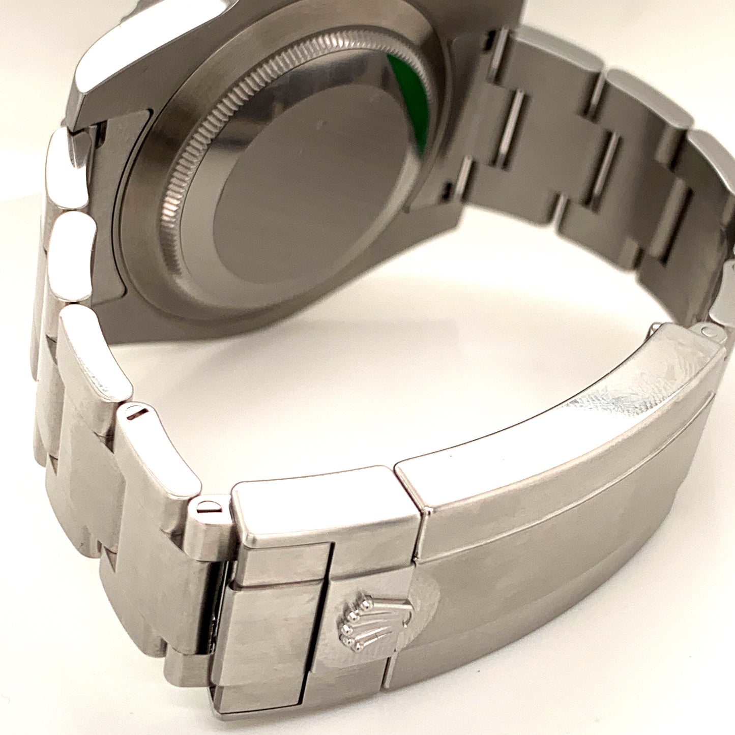 Rolex 116610LV Stainless Steel Submariner Hulk 40mm Green Dial Green Ceramic