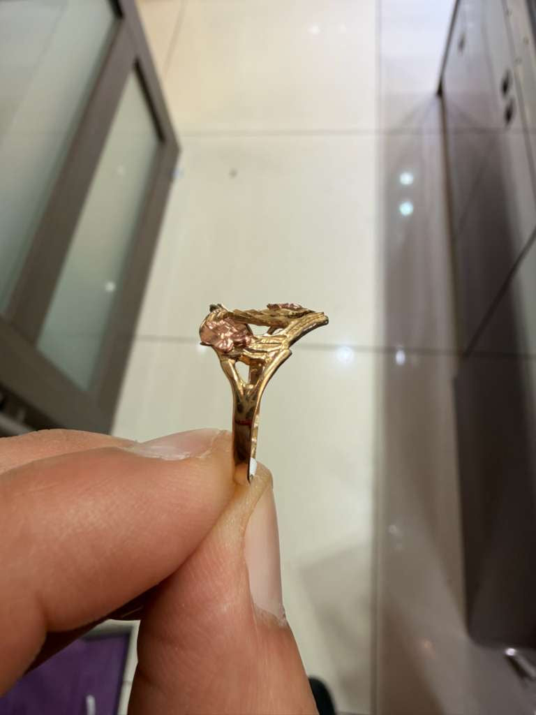 10K yellow gold , Rose gold , letter A initial ring Sz 9.75