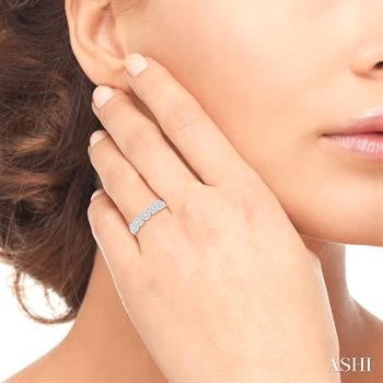 1/2 Ctw 5-Stone Lovebright Round Cut Diamond Band in 14K White Gold