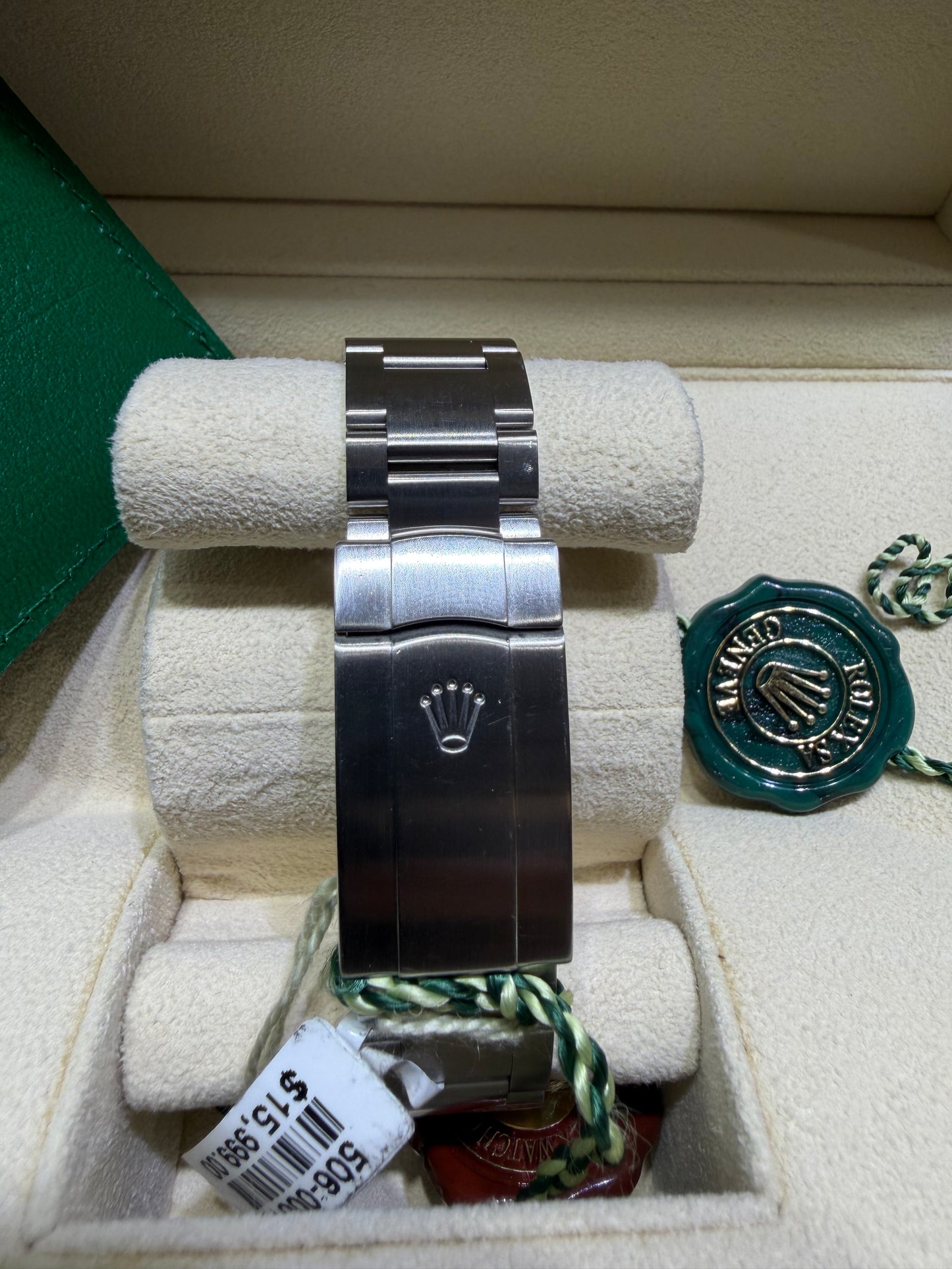 Rolex Oyster Perpetual 36mm Ref. 116000 – Silver Dial | Pre-Owned Rolex