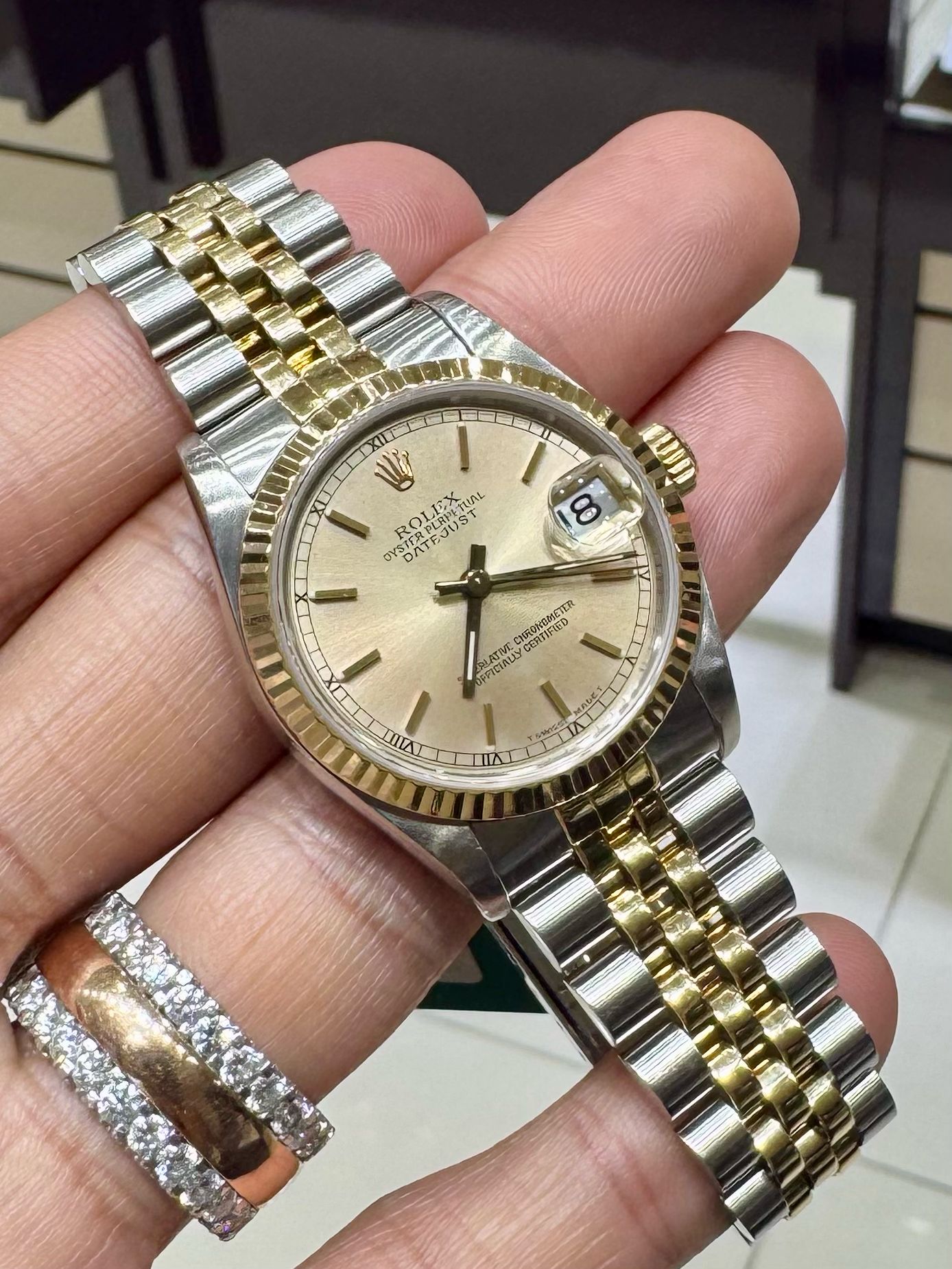Rolex Datejust Mid size 31mm Champagne dial 68273