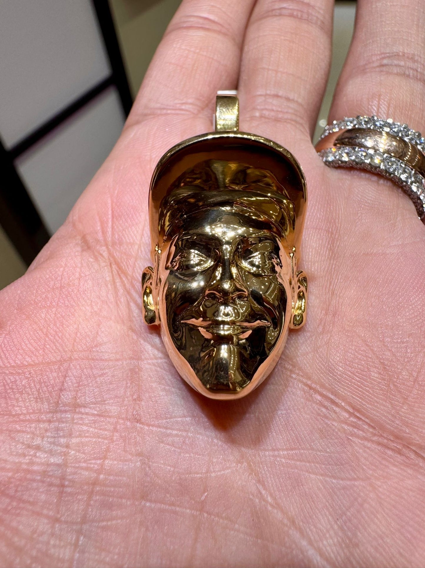 10k yellow Gold Donald Trump Pendant