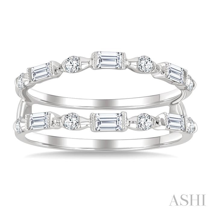 1/2 Ctw Baguette and Round Cut Diamond Link Insert Ring in 14K White Gold