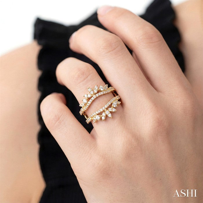 1/2 Ctw Pod Accent Crown Round Cut Diamond Insert Ring in 14K Yellow Gold
