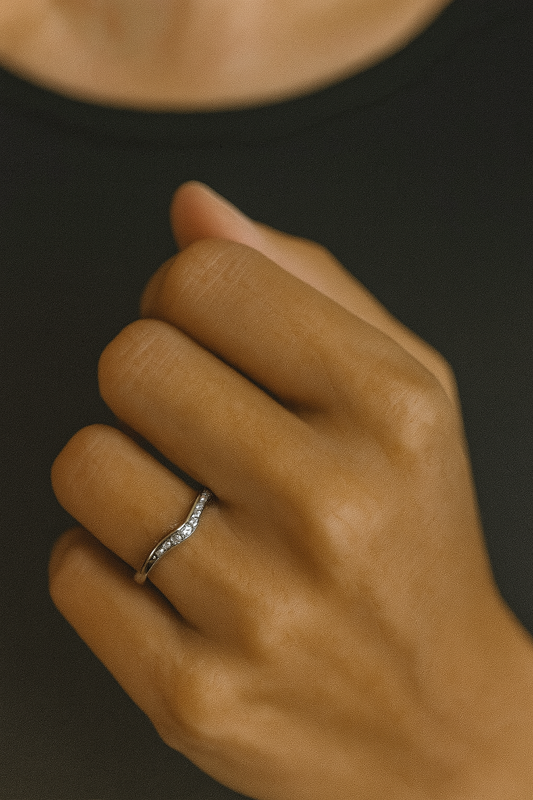 Wedding Band 1/10 ct tw Round-cut Diamonds 14K White Gold