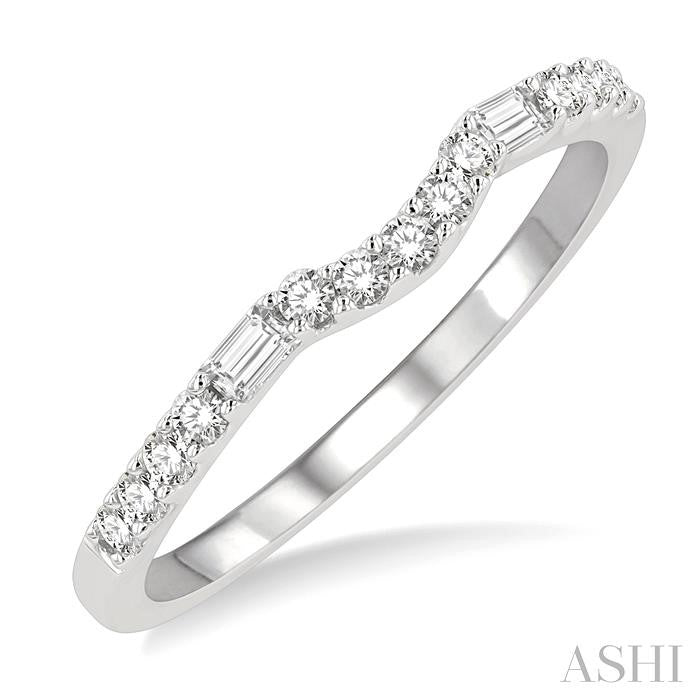 1/4 Ctw Curved Center Baguette and Round Cut Diamond Wedding Band in 14K White Gold