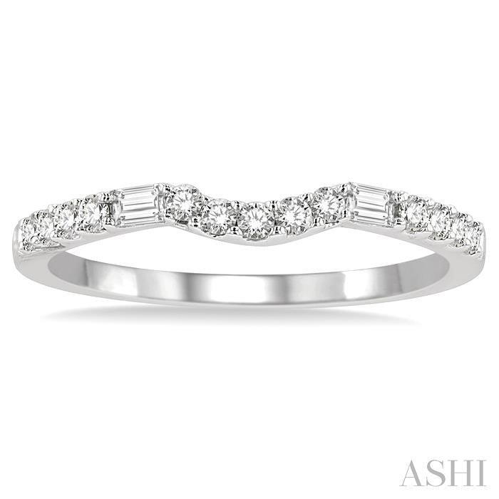 1/4 Ctw Curved Center Baguette and Round Cut Diamond Wedding Band in 14K White Gold