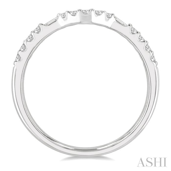 1/4 Ctw Curved Center Baguette and Round Cut Diamond Wedding Band in 14K White Gold