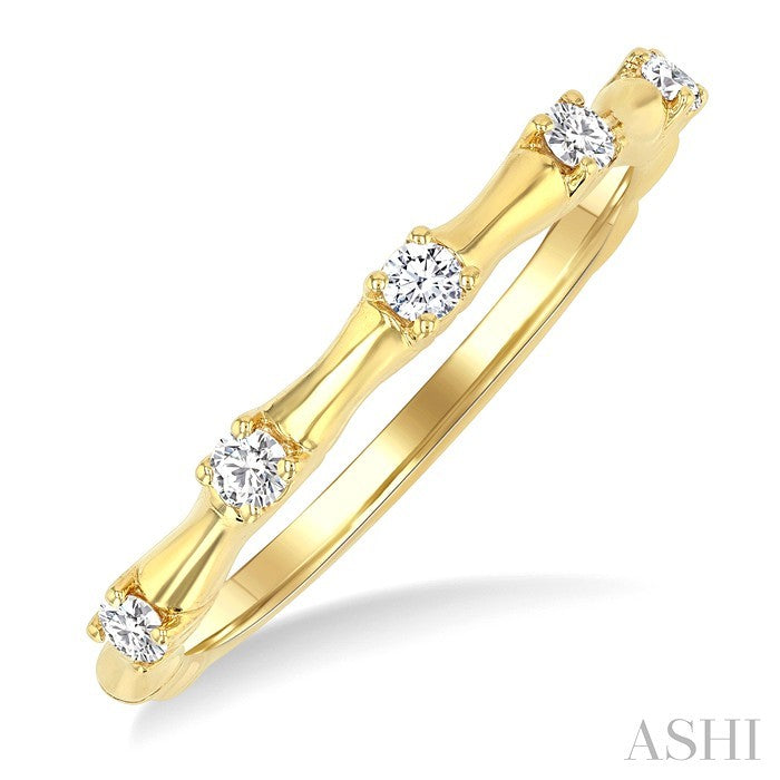 1/5 Ctw Bamboo Shoot Inspired Round Cut Diamond Fashion Ring in 14K Yellow Gold