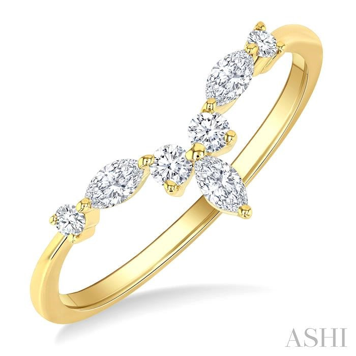 1/4 Ctw Chevron Centerpiece Marquise and Round Cut Diamond Wedding Band in 14K Yellow Gold