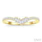 1/4 Ctw Baguette Cut Chevron Centerpiece Round Cut Diamond Wedding Band in 14K Yellow Gold