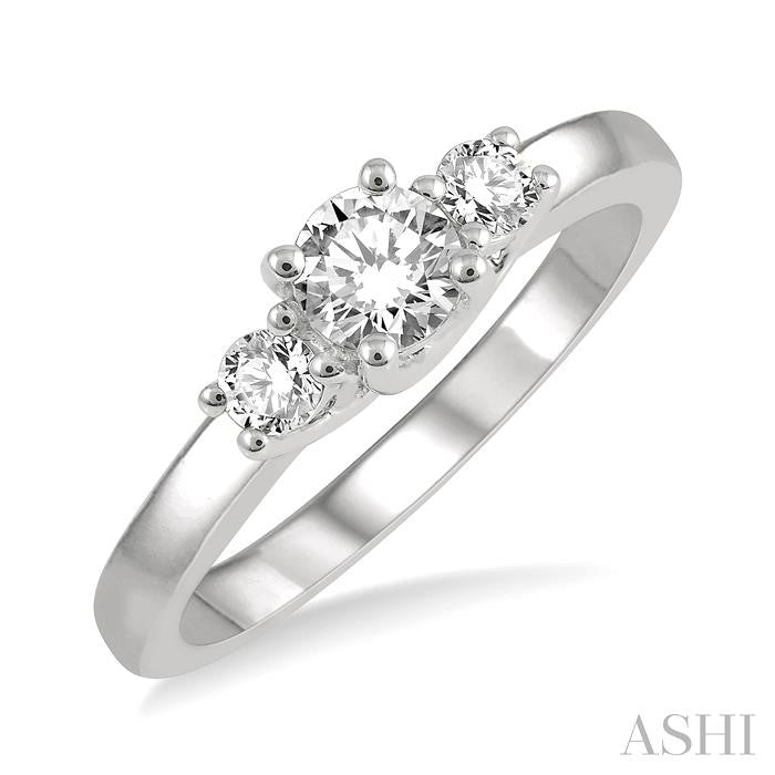 1/2 Ctw Round Cut Diamond Three-Stone Past Present and Future Ring in 14K White Gold