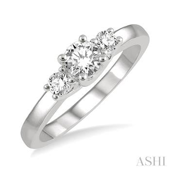 1/2 Ctw Round Cut Diamond Three-Stone Past Present and Future Ring in 14K White Gold