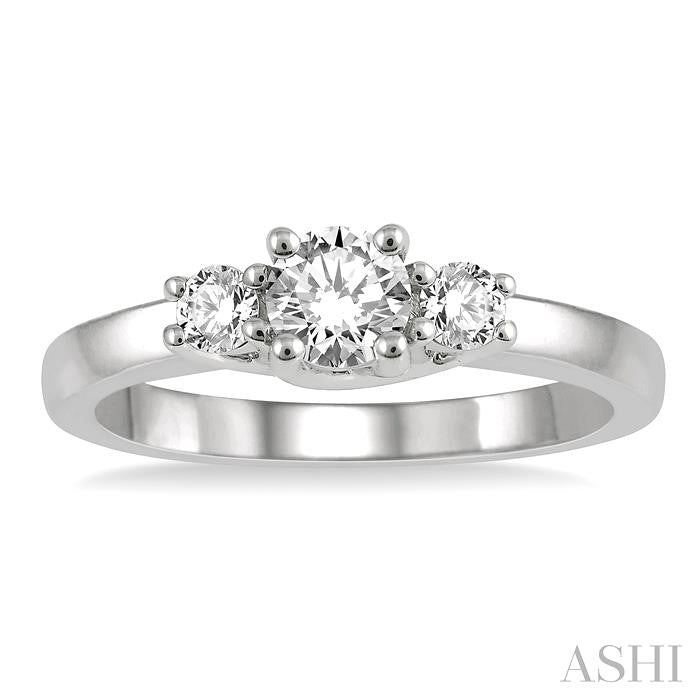 1/2 Ctw Round Cut Diamond Three-Stone Past Present and Future Ring in 14K White Gold