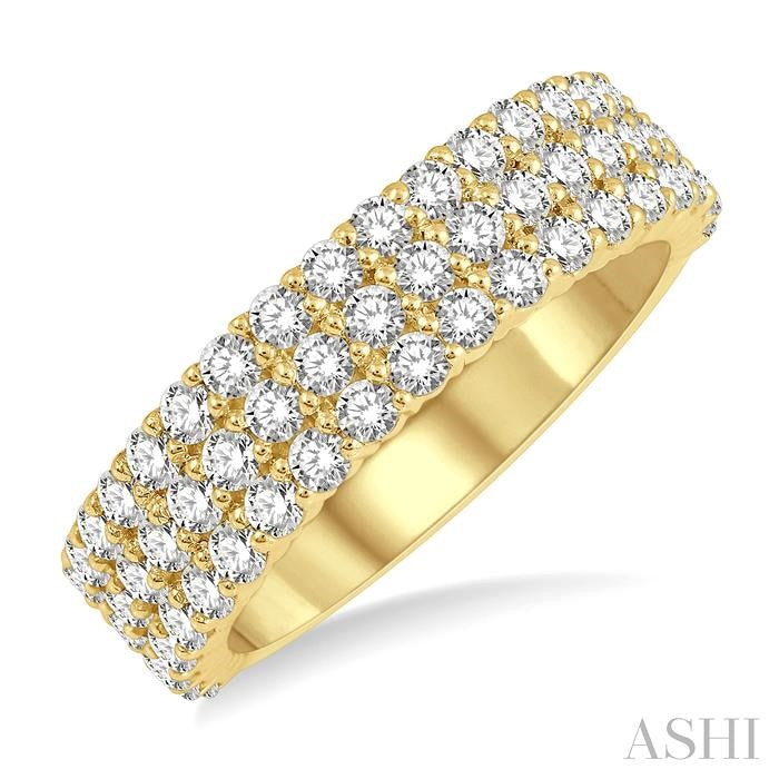 1 1/4 Ctw Triple Row Round Cut Diamond Wedding Band in 14K Yellow Gold