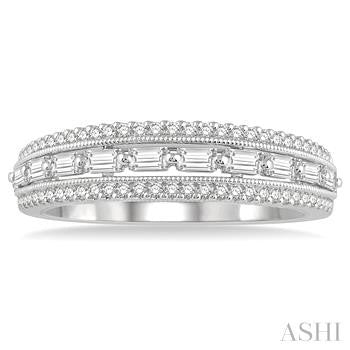1/2 Ctw Art Deco Split Shank Baguette & Round Cut Diamond Wedding Band in 14K White Gold