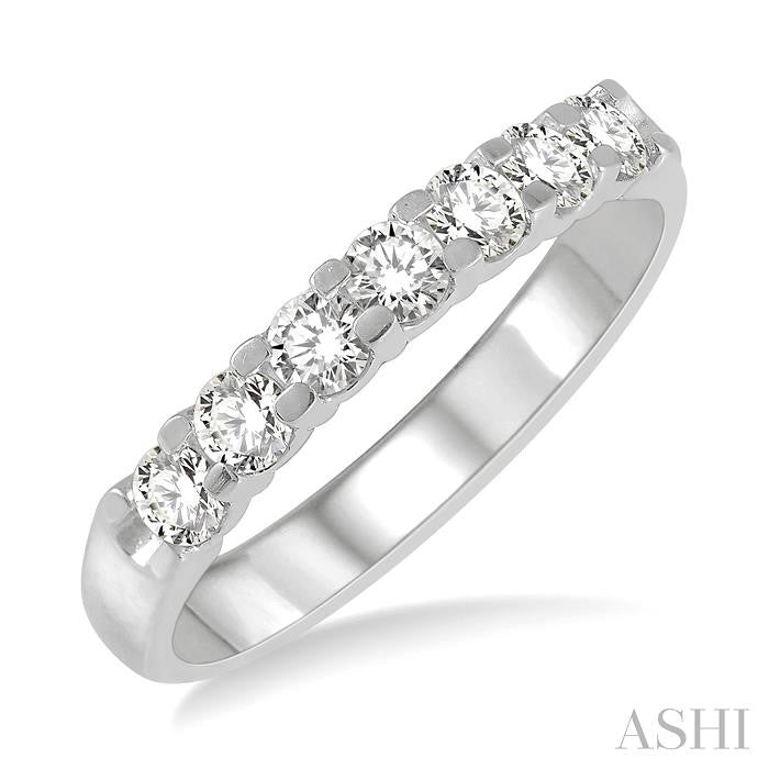 1/2 Ctw 7 Stone Round Cut Diamond Wedding Band in 14K White Gold