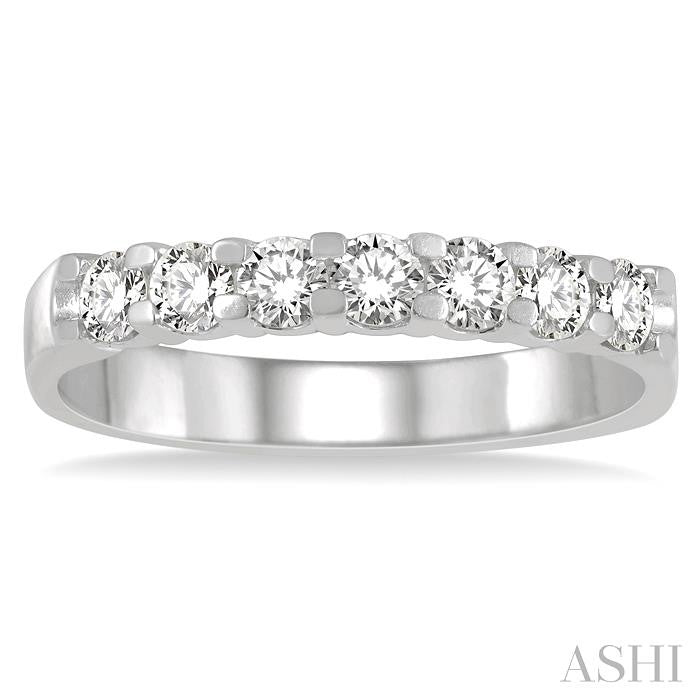 1/2 Ctw 7 Stone Round Cut Diamond Wedding Band in 14K White Gold