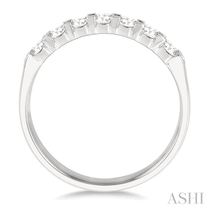 1/2 Ctw 7 Stone Round Cut Diamond Wedding Band in 14K White Gold