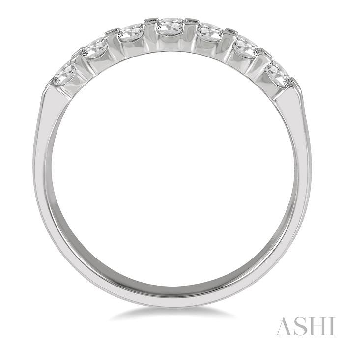 1/2 Ctw 7 Stone Round Cut Diamond Wedding Band in Platinum