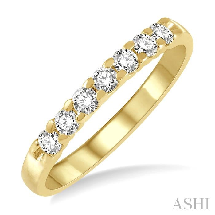 1/3 Ctw 7 Stone Round Cut Diamond Wedding Band in 14K Yellow Gold