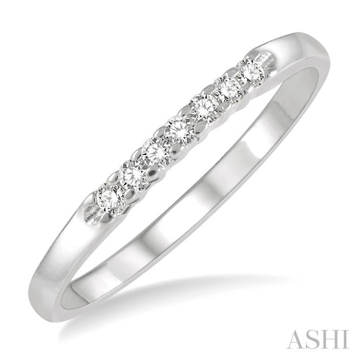 1/10 Ctw 7 Stone Round Cut Diamond Wedding Band in 14K White Gold