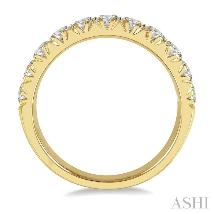 1 Ctw 11 Stone Round Cut Diamond Wedding Band in 14K Yellow Gold